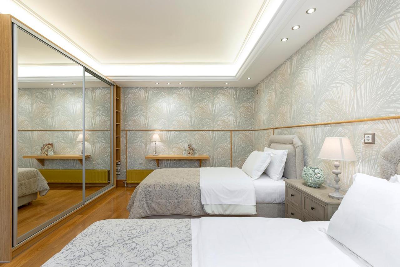 Vouliagmeni'S Elegance By Acropolis Suites Athena Bagian luar foto