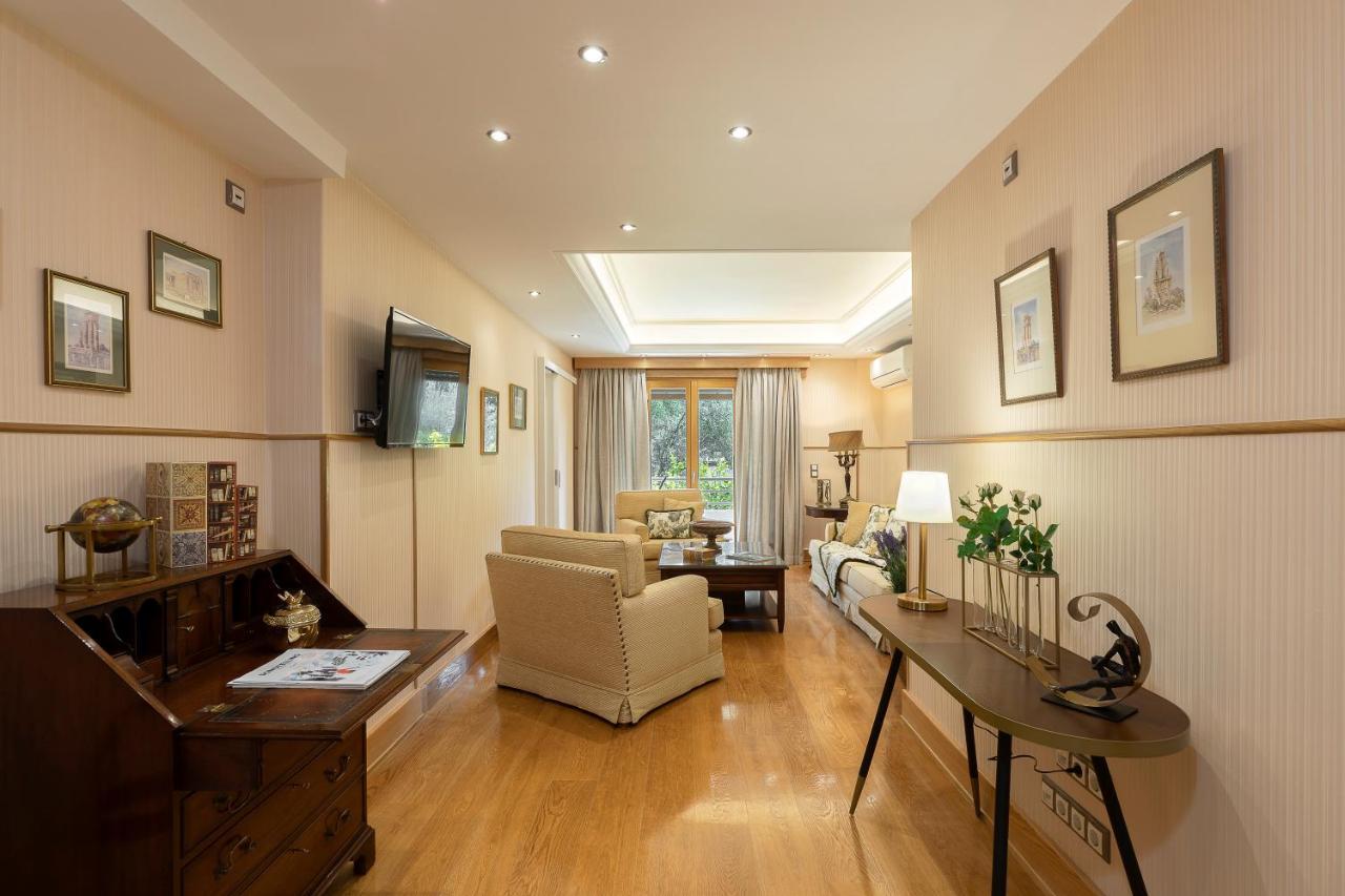 Vouliagmeni'S Elegance By Acropolis Suites Athena Bagian luar foto