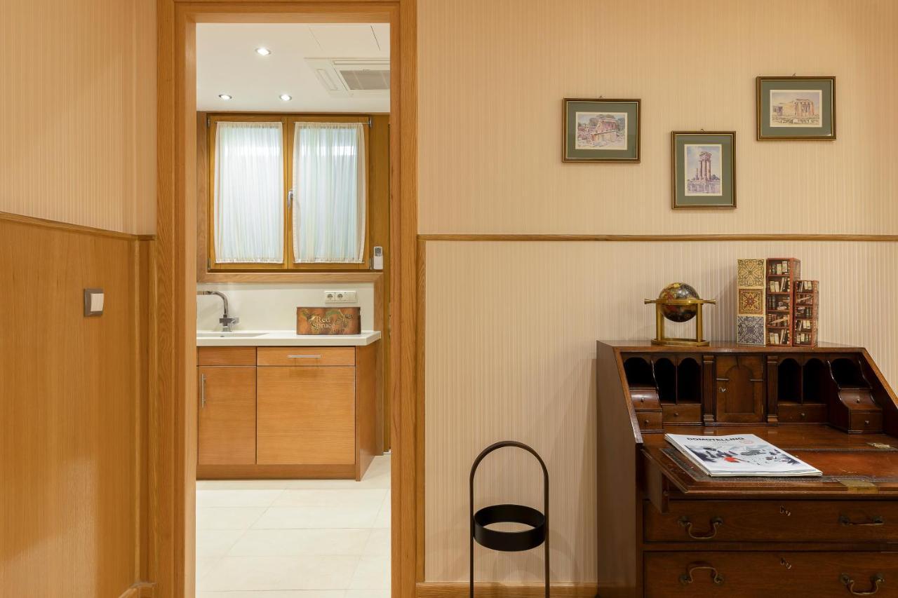 Vouliagmeni'S Elegance By Acropolis Suites Athena Bagian luar foto