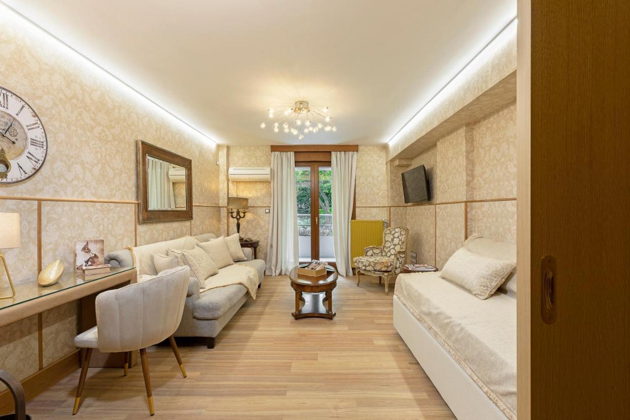 Vouliagmeni'S Elegance By Acropolis Suites Athena Bagian luar foto