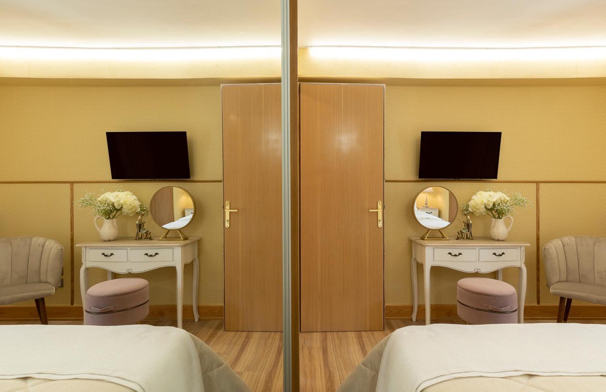 Vouliagmeni'S Elegance By Acropolis Suites Athena Bagian luar foto