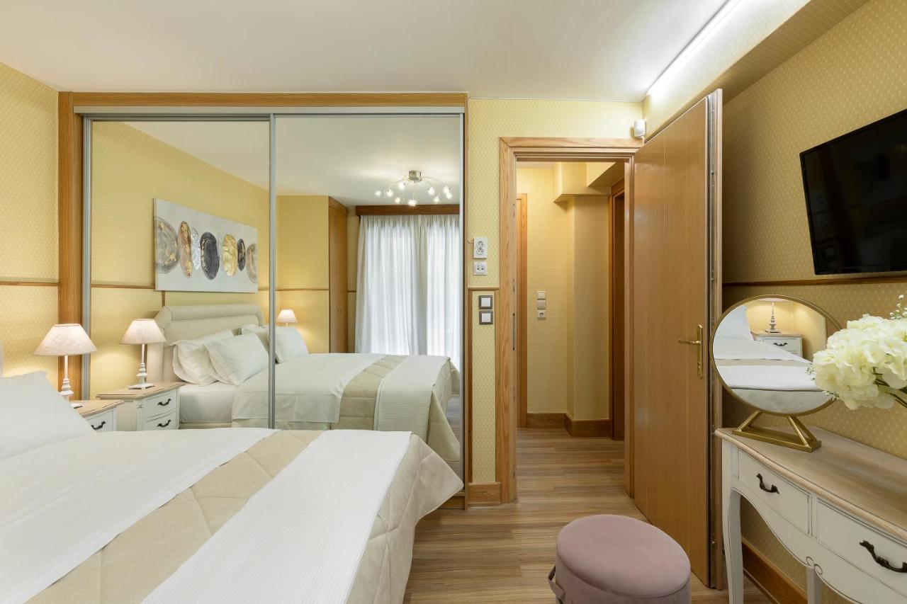 Vouliagmeni'S Elegance By Acropolis Suites Athena Bagian luar foto